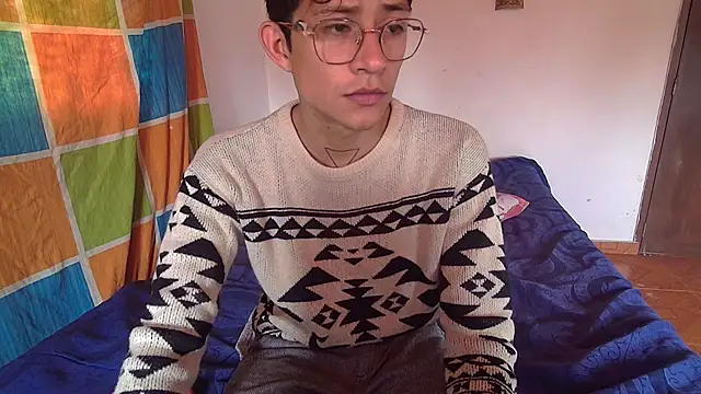 Snapshot of Sweet_c4mer0n chatting on 10-28-25, 03:04 Sweet c4mer0n online show from 10-28-25, 03:04