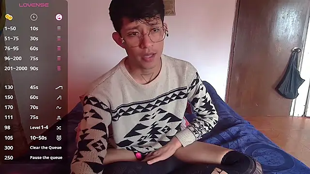 Snapshot of Sweet_c4mer0n chatting on 10-29-25, 04:20 Sweet c4mer0n online show from 10-29-25, 04:20