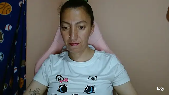 Snapshot of kaybabyhot chatting on 05-11-26, 08:28 kaybabyhot online show from 05-11-26, 08:28