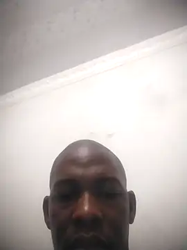 Snapshot of zuludog chatting on 05-18-26, 04:07 zuludog online show from 05-18-26, 04:07