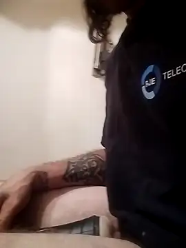 Snapshot of RainlessInitiator2 chatting on 10-31-25, 04:52 RainlessInitiator2 online show from 10-31-25, 04:52