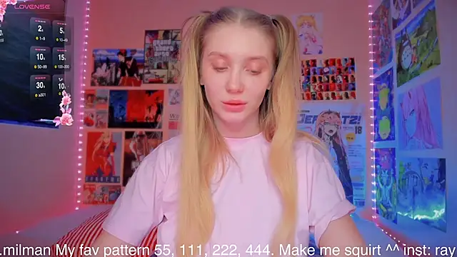 Snapshot of AliceMilman chatting on 03-19-25, 12:34 AliceMilman online show from 03-19-25, 12:34