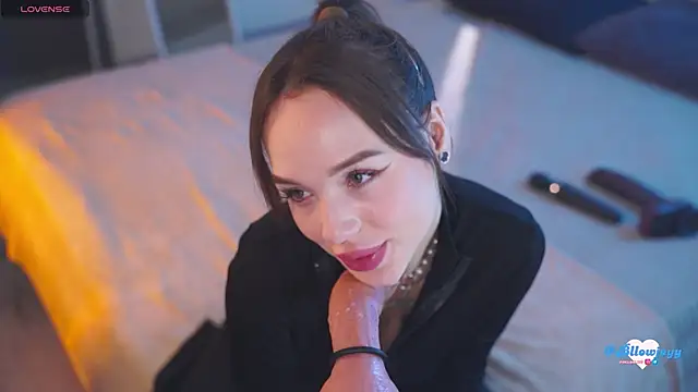 Snapshot of Bllowjoyy chatting on 10-02-25, 07:15 Bllowjoyy online show from 10-02-25, 07:15