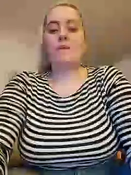 Snapshot of houy111111 chatting on 03-09-25, 09:03 houy111111 online show from 03-09-25, 09:03