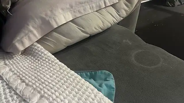 Snapshot of houy111111 chatting on 10-25-25, 06:02 houy111111 online show from 10-25-25, 06:02