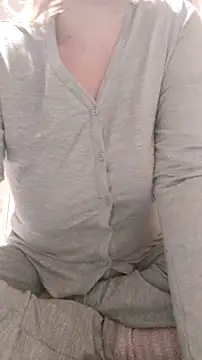 Snapshot of houy111111 chatting on 11-27-25, 10:28 houy111111 online show from 11-27-25, 10:28