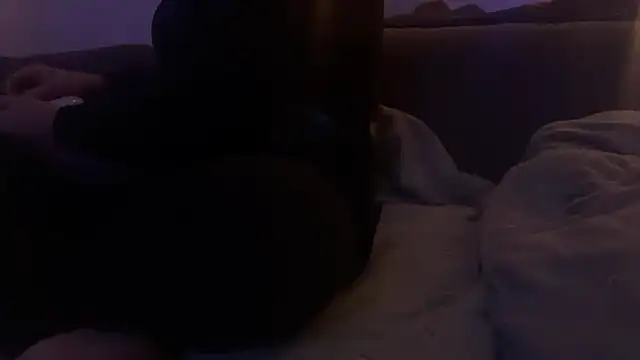 Snapshot of houy111111 chatting on 12-02-25, 06:03 houy111111 online show from 12-02-25, 06:03