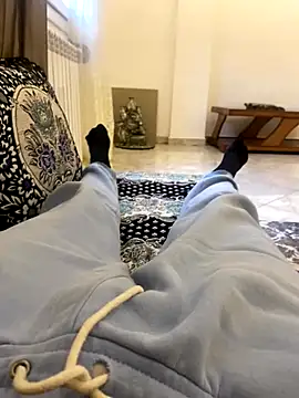 Snapshot of Lahcene chatting on 01-06-26, 12:31 Lahcene online show from 01-06-26, 12:31