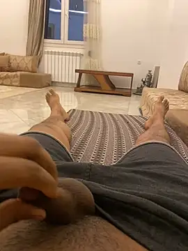 Snapshot of Lahcene chatting on 02-05-26, 11:20 Lahcene online show from 02-05-26, 11:20