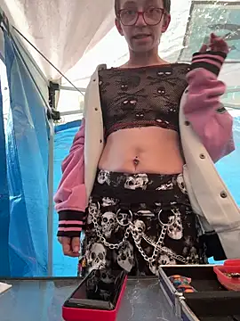 Snapshot of Stonermama666420 chatting on 01-17-26, 11:41 Stonermama666420 online show from 01-17-26, 11:41