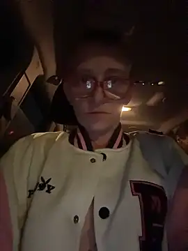 Snapshot of Stonermama666420 chatting on 02-01-26, 08:13 Stonermama666420 online show from 02-01-26, 08:13