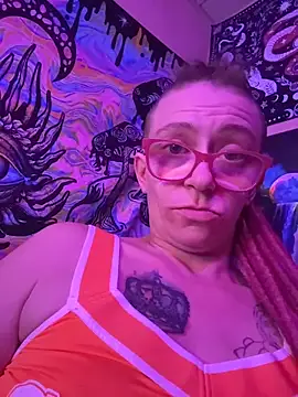 Snapshot of Stonermama666420 chatting on 02-14-26, 04:31 Stonermama666420 online show from 02-14-26, 04:31