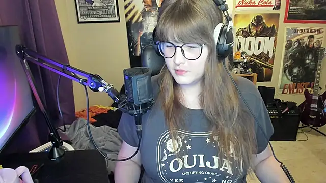 HannahCastle96 online show from 10-06-25, 12:19