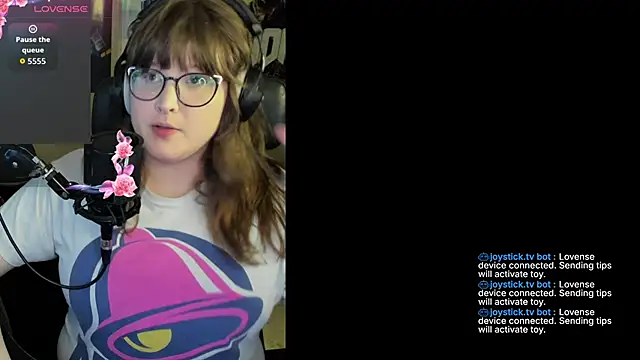 Snapshot of HannahCastle96 chatting on 02-19-26, 03:57 HannahCastle96 online show from 02-19-26, 03:57