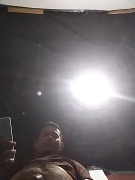 Snapshot of Feli230990 chatting on 03-23-25, 05:54 Feli230990 online show from 03-23-25, 05:54