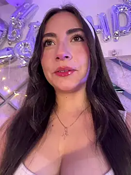 Snapshot of Melody_04 chatting on 03-08-26, 03:21 Melody 04 online show from 03-08-26, 03:21