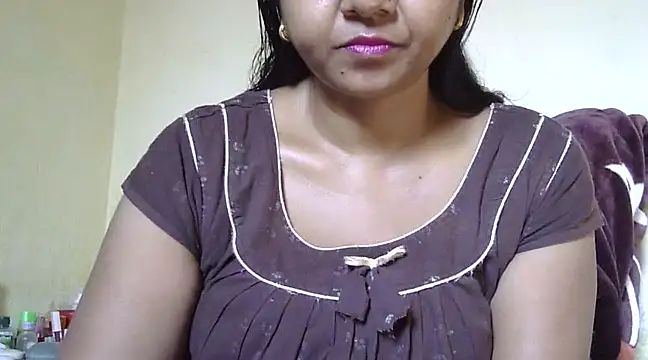 Snapshot of Suhana-sapna chatting on 02-13-25, 02:45 Suhana-sapna online show from 02-13-25, 02:45