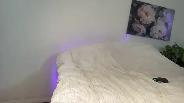 Snapshot of pamela69mike chatting on 12-20-25, 07:59 pamela69mike online show from 12-20-25, 07:59