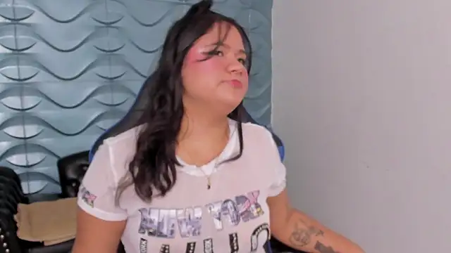 Snapshot of natasha_adams22 chatting on 02-11-25, 01:20 natasha adams22 online show from 02-11-25, 01:20