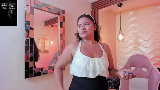 Snapshot of natasha_adams22 chatting on 10-18-25, 12:57 natasha adams22 online show from 10-18-25, 12:57