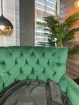 Nicole Diva online show from 10-30-25, 06:04