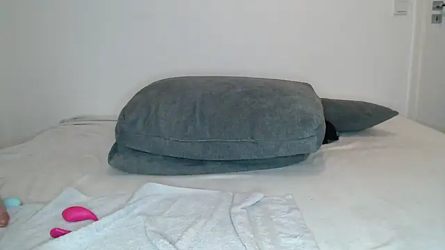 Snapshot of CherryEmmy chatting on 02-16-25, 05:59 CherryEmmy online show from 02-16-25, 05:59