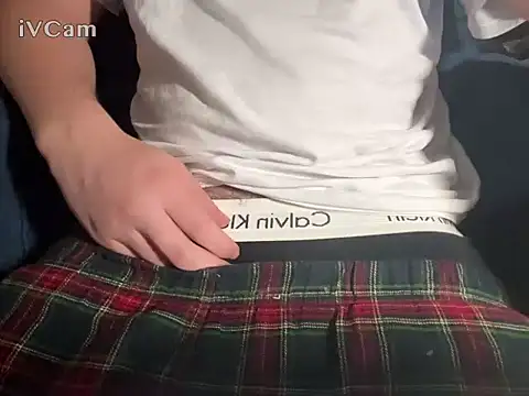 Snapshot of Axeeeeeeeeeeeel chatting on 01-17-26, 04:43 Axeeeeeeeeeeeel online show from 01-17-26, 04:43