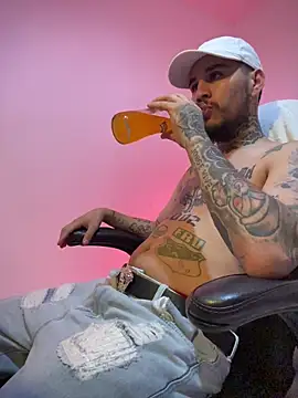 Junihn0 online show from 11-09-25, 08:51