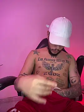 Snapshot of Junihn0 chatting on 11-18-25, 10:36 Junihn0 online show from 11-18-25, 10:36