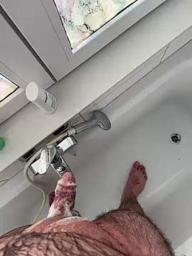 Snapshot of Loco42- chatting on 01-21-25, 01:22 Loco42- online show from 01-21-25, 01:22