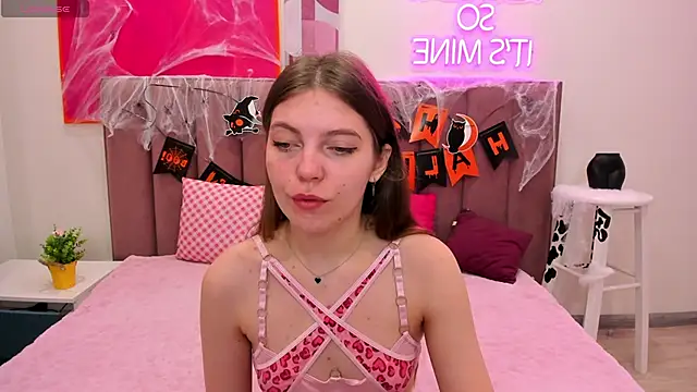 marie reyes  online show from 10-31-25, 01:39