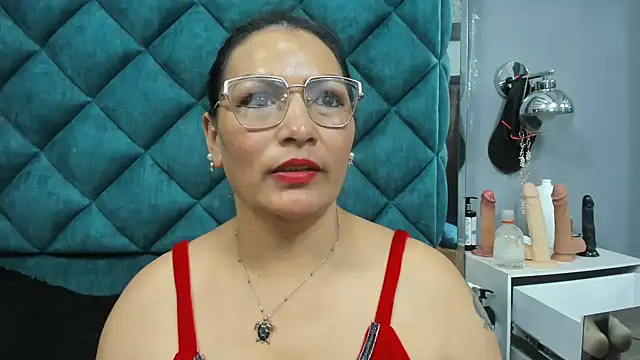 PENELOPELEWISs online show from 05-18-26, 04:07