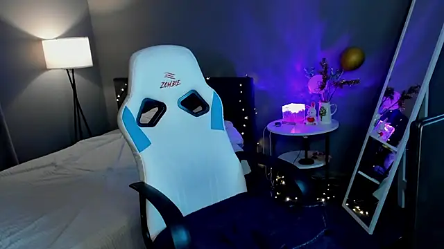 Lexy-Woorhez online show from 02-06-25, 06:35