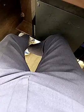 Snapshot of Kakabiraji chatting on 12-14-24, 01:16 Kakabiraji online show from 12-14-24, 01:16