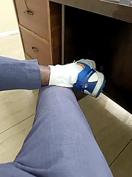 Snapshot of Kakabiraji chatting on 09-20-25, 05:52 Kakabiraji online show from 09-20-25, 05:52