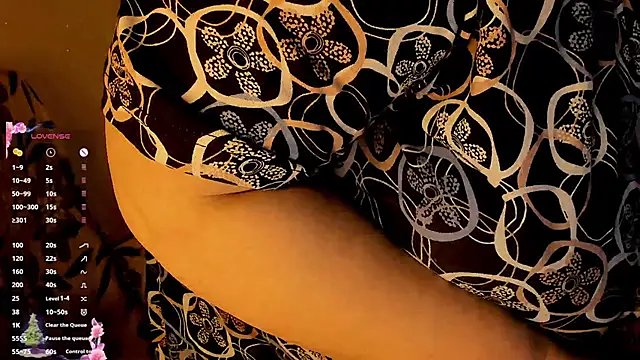 Snapshot of SexxyDreams1 chatting on 12-24-24, 01:27 SexxyDreams1 online show from 12-24-24, 01:27