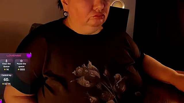 Snapshot of SexxyDreams1 chatting on 03-04-25, 05:21 SexxyDreams1 online show from 03-04-25, 05:21