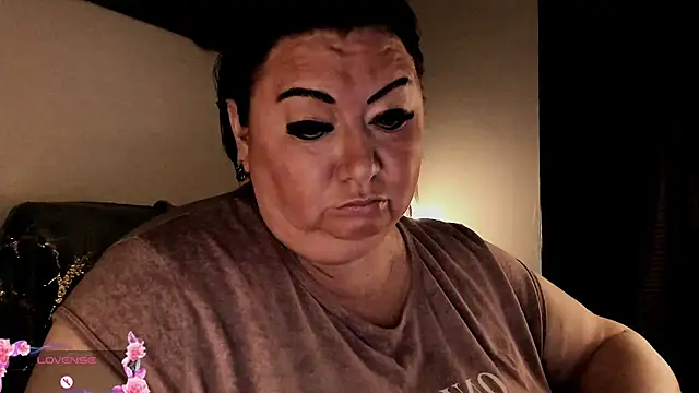 Snapshot of SexxyDreams1 chatting on 09-21-25, 03:41 SexxyDreams1 online show from 09-21-25, 03:41