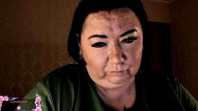 Snapshot of SexxyDreams1 chatting on 12-05-25, 03:52 SexxyDreams1 online show from 12-05-25, 03:52