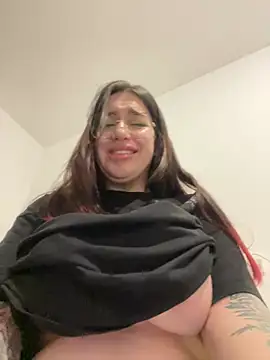 VikiDemi online show from 02-25-25, 07:36