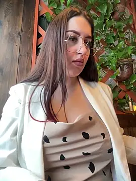 VikiDemi online show from 03-19-25, 01:18