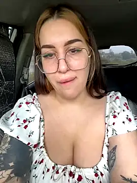 VikiDemi online show from 09-18-25, 06:15