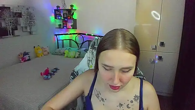 Snapshot of LinaTruly chatting on 04-28-26, 09:31 LinaTruly online show from 04-28-26, 09:31