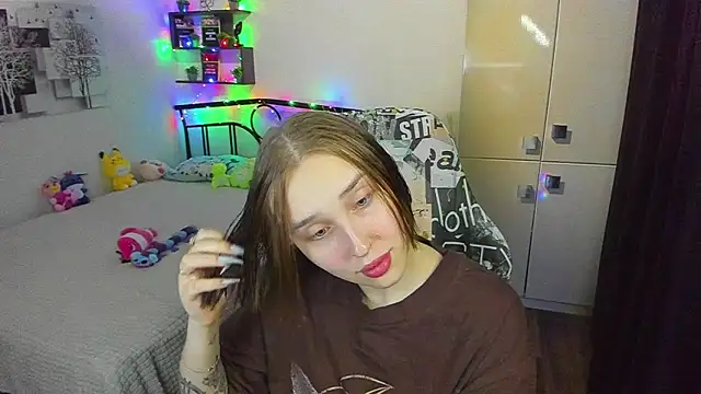 Snapshot of LinaTruly chatting on 05-11-26, 09:12 LinaTruly online show from 05-11-26, 09:12