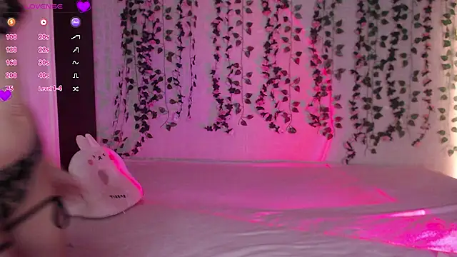 Snapshot of Lessy_Lasska chatting on 10-11-25, 01:20 Lessy Lasska online show from 10-11-25, 01:20