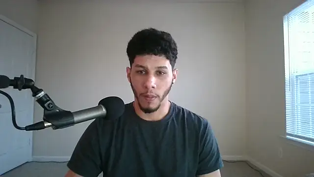 Snapshot of DamnKevin chatting on 03-21-25, 11:45 DamnKevin online show from 03-21-25, 11:45