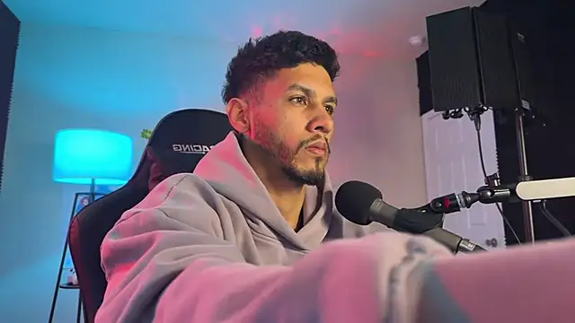 Snapshot of DamnKevin chatting on 03-17-26, 11:52 DamnKevin online show from 03-17-26, 11:52