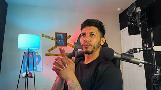 Snapshot of DamnKevin chatting on 03-22-26, 02:42 DamnKevin online show from 03-22-26, 02:42