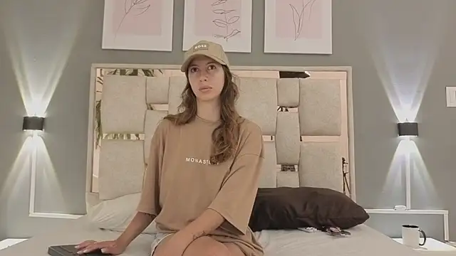 jolie lov online show from 11-08-25, 01:22