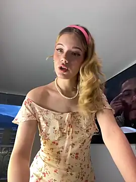 NicoleCut online show from 09-18-25, 10:39